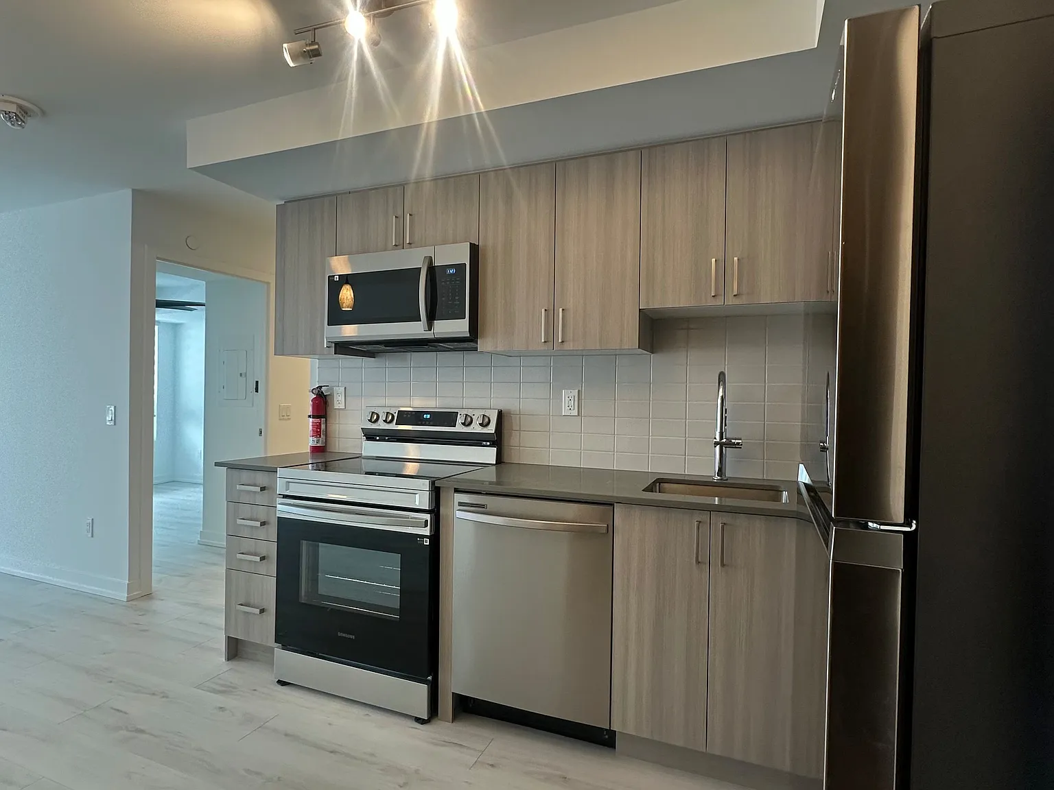 1435 Celebration Dr — Photo 2