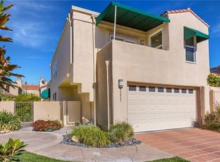 23047 Park Privado, Calabasas, CA 91302