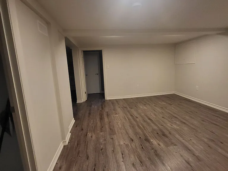 1 Wychwood Rd #BASEMENT — Photo 6