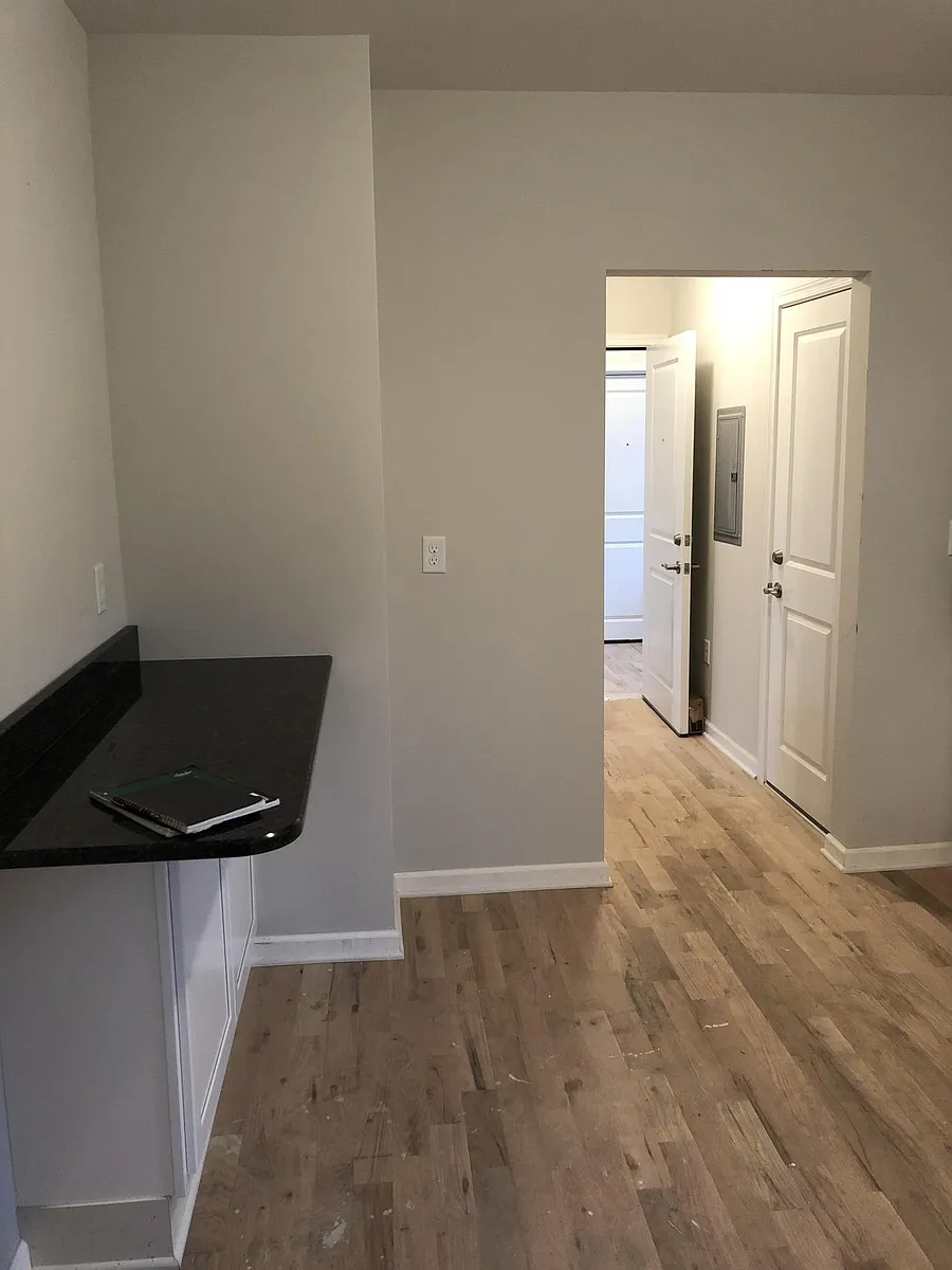 Eat in kitchen! - 287 Durham Ave #1