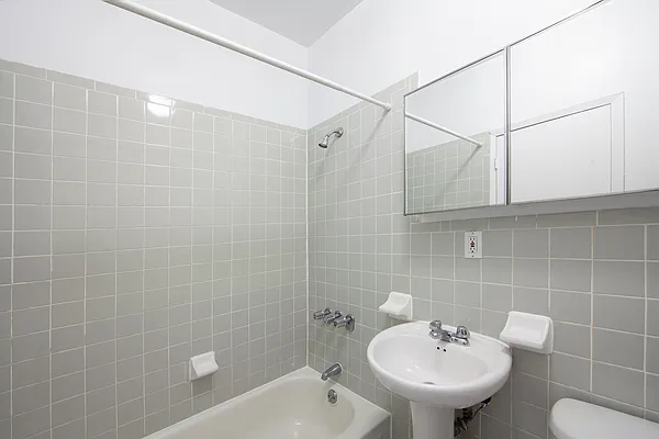 Rented by R New York | media 26