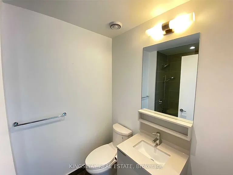 898 Portage Pkwy #Penthouse 05 — Photo 24