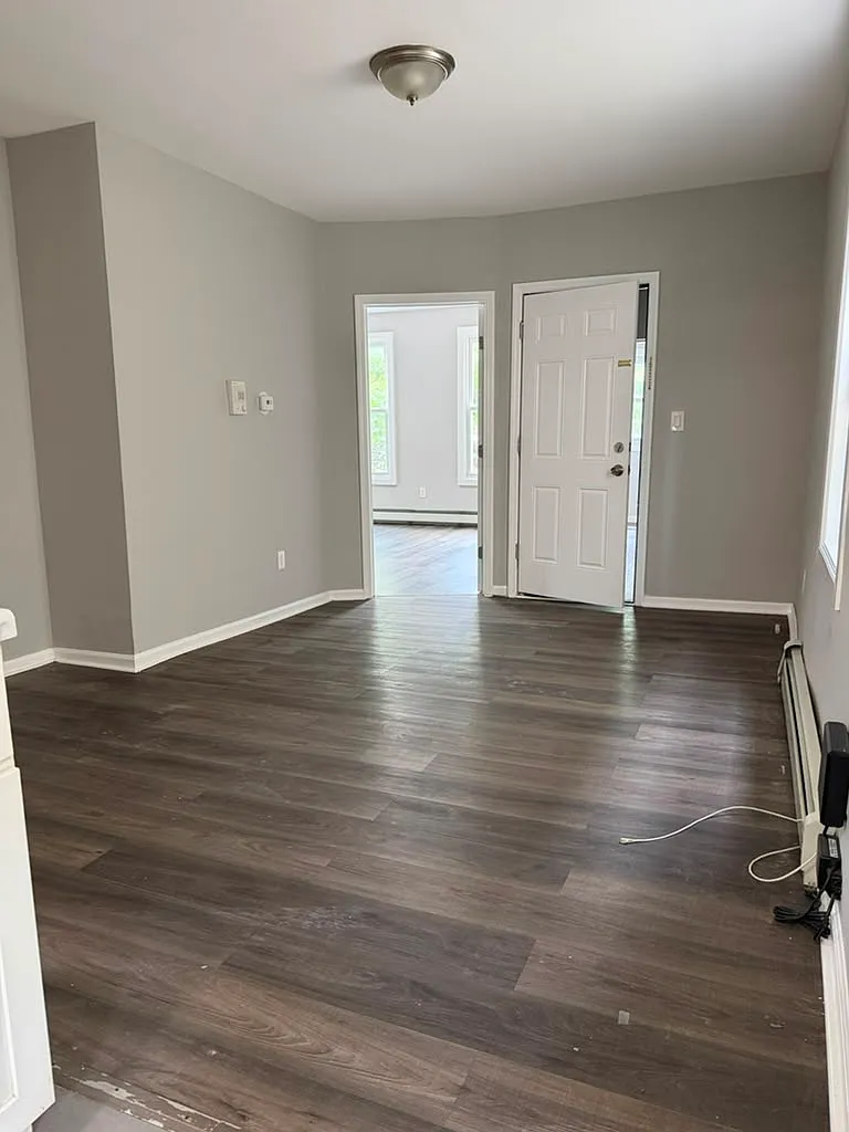 3 bed, 1250 sqft, $2,350 — Photo 3