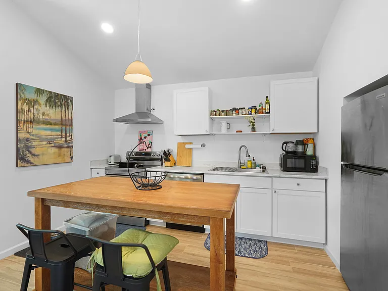 1815 E Derenne Ave #B — Photo 16