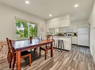 145 Michigan Ave, Marysville, MI