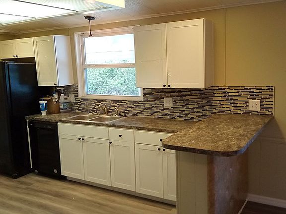 5th image of 2055 S Floral Ave