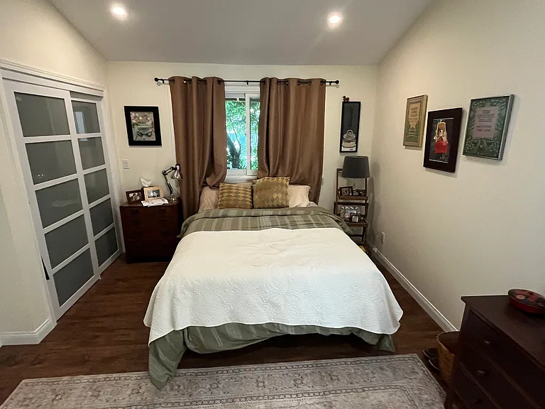 1724 Court Ave #1 — Photo 7