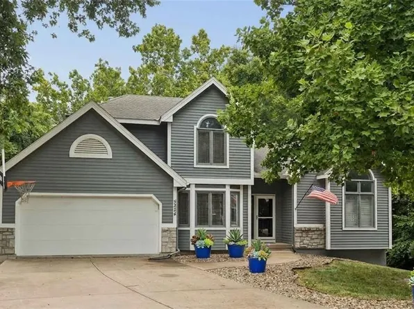 5224 N Main St, Kansas City, MO 64118