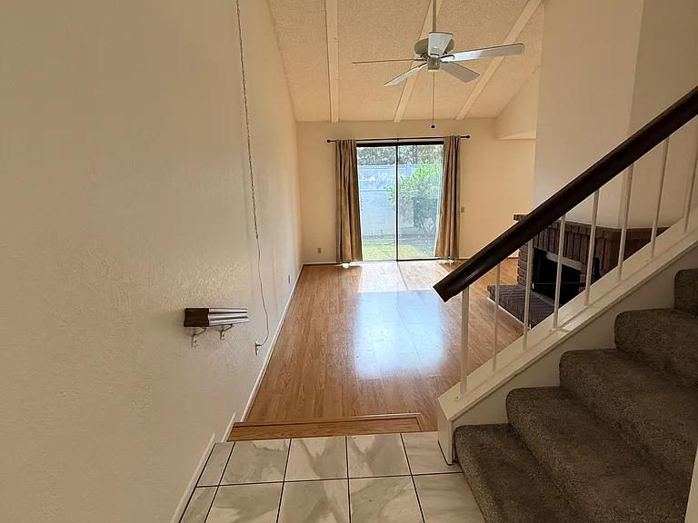 1016 Whitewater Dr — Photo 4