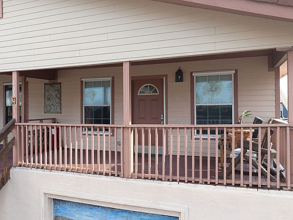 4th image of 103 E Capricorn Dr #B