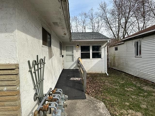 1st image of 828 E Como Ave #828