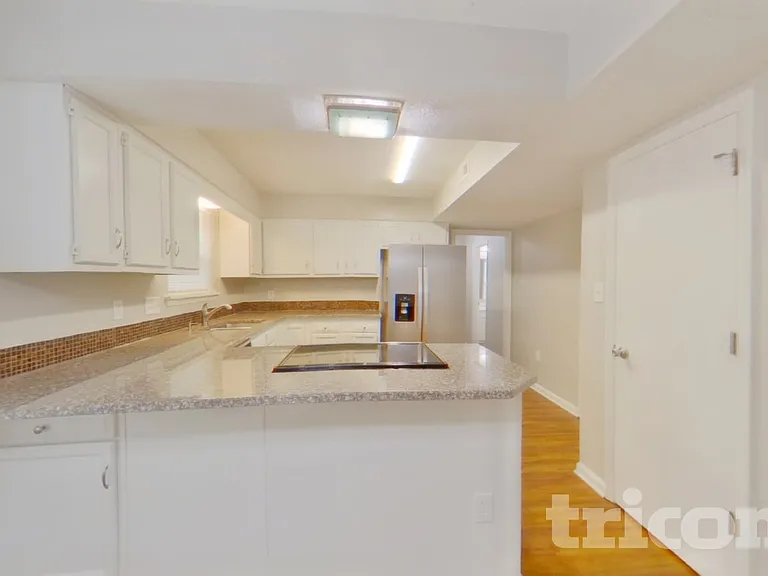 8339 Mission Hills Rd — Photo 7