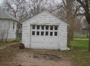810 Edgerley St, Larchwood, IA 51241