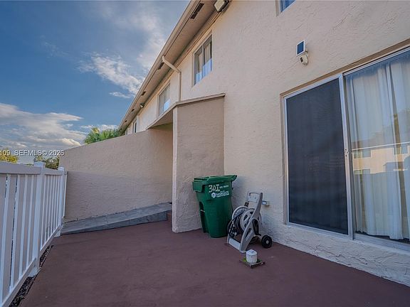 4th image of 1527 NW 80th Ave APT I