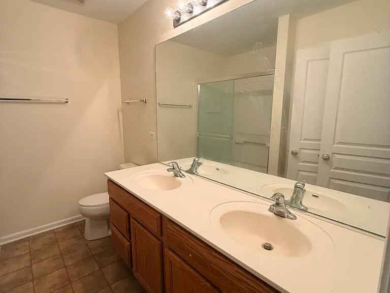 565 Conservatory Ln — Photo 11