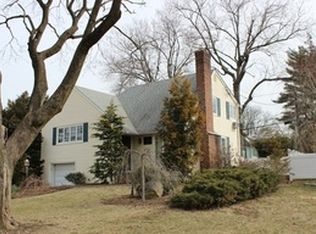 1 Orchard St, Port Washington, NY 11050