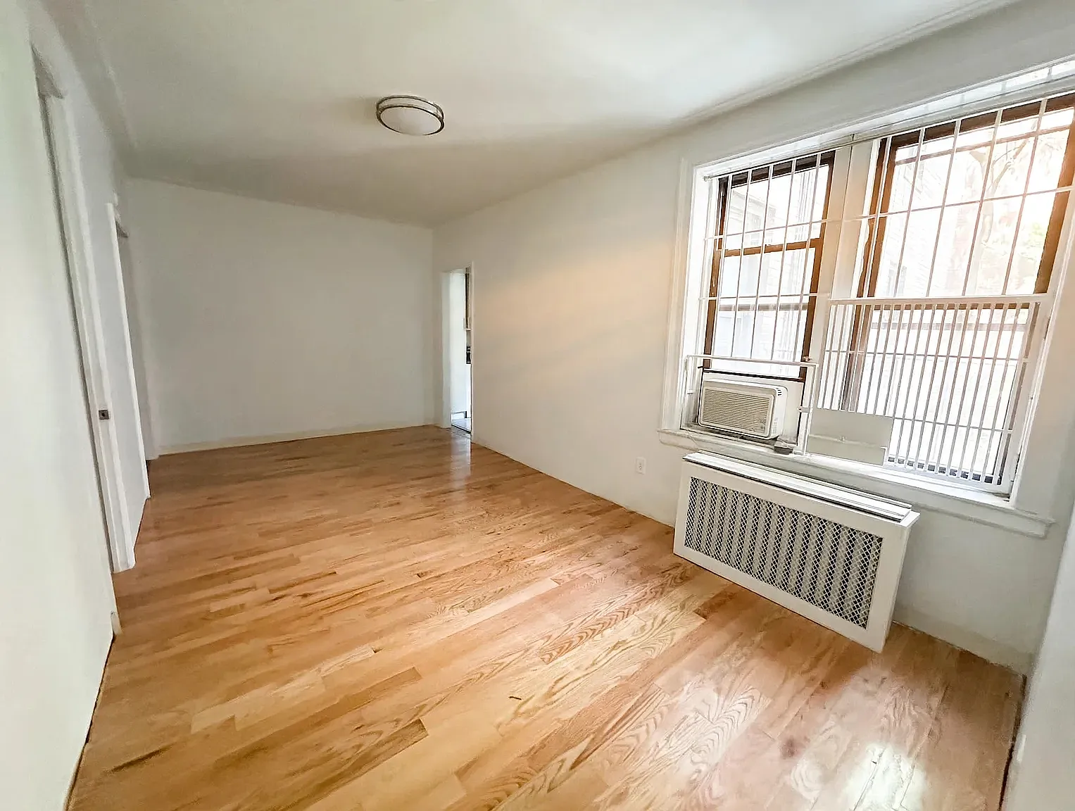 253 West 16th Street — Photo 2