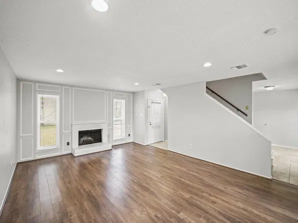 10814 Sugar Hill Dr APT B, Houston, TX 77042