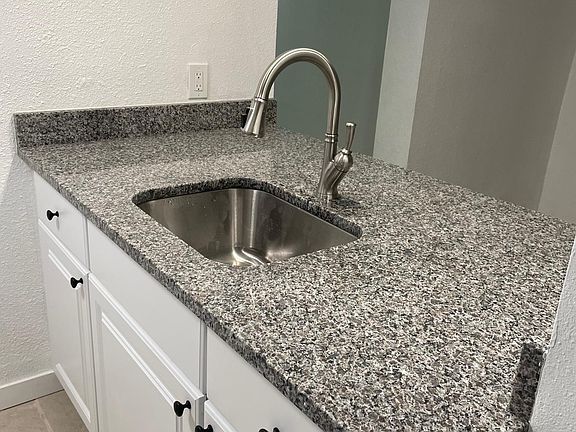 2nd image of 1654 Gaylord St APT 6