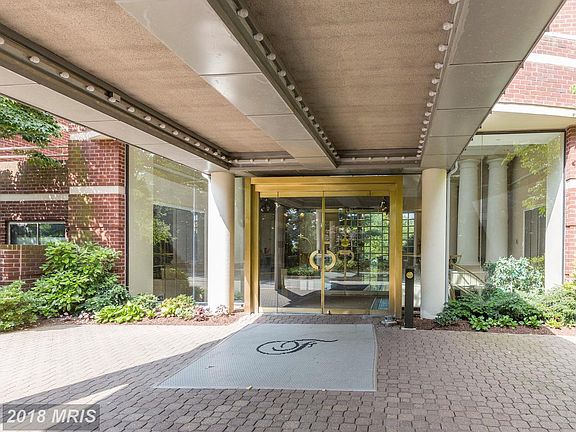 2nd image of 5800 Nicholson Ln #1-1004