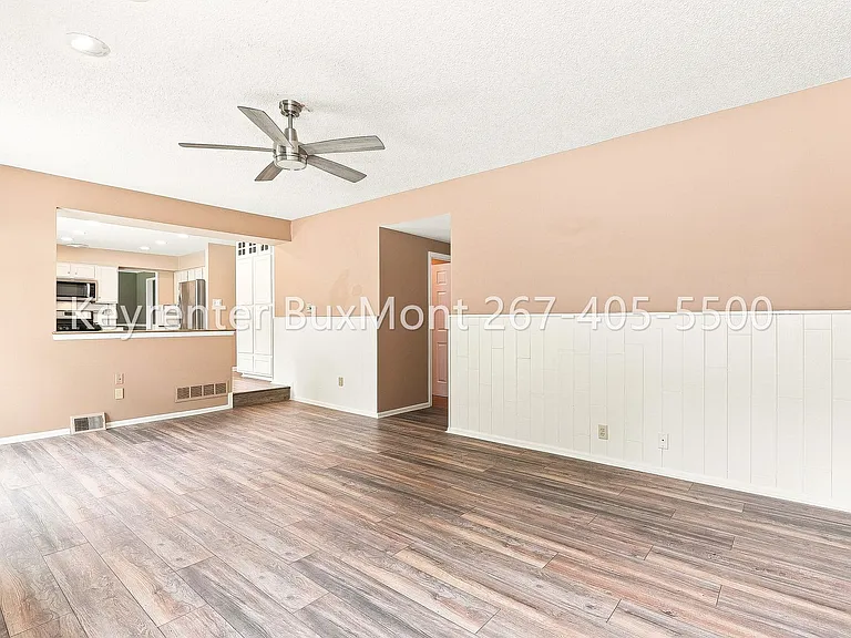 117 Victoria Ln — Photo 2