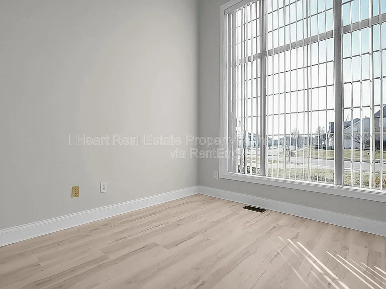9580 Mission Dr — Photo 7