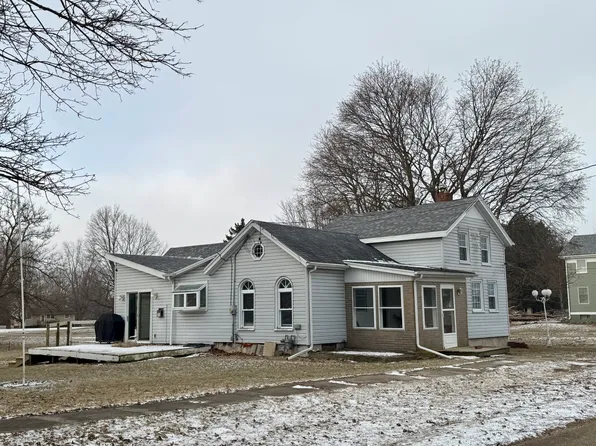 108 W Washington St, Dover, IL 61323