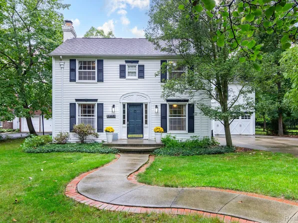 20964 Thorofare Rd, Grosse Ile, MI 48138