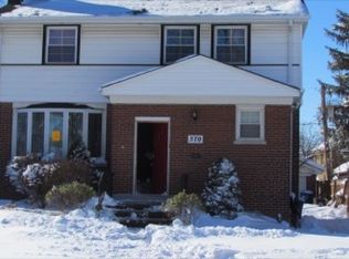 570 Byrd Rd, Riverside, IL 60546