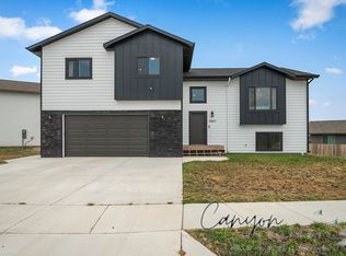 5847 Weatherby Loop, Rapid City, SD 57703