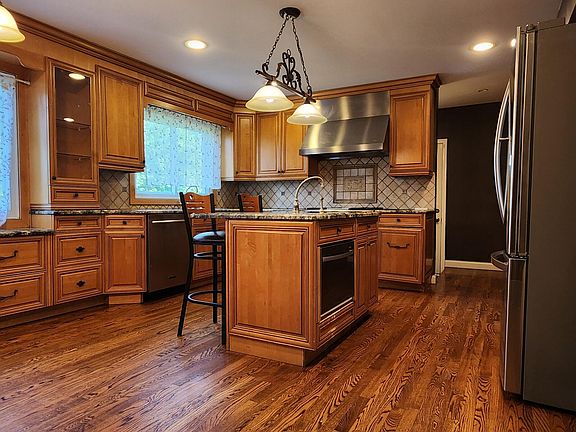 5th image of 26061 Marlowe Pl