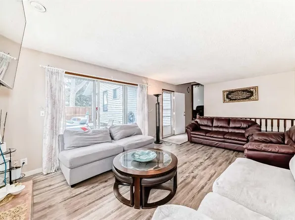 5411 N Temple Rd NE, Calgary, AB T1Y 3B1