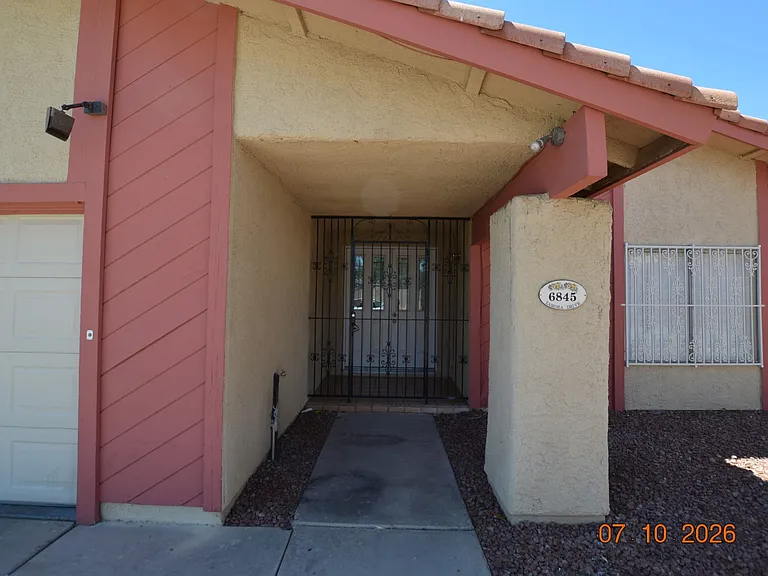 6845 Zamora Dr — Photo 4