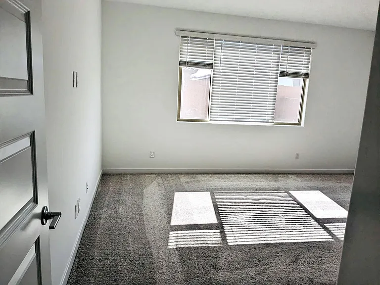2527 W Sunland Ave — Photo 13