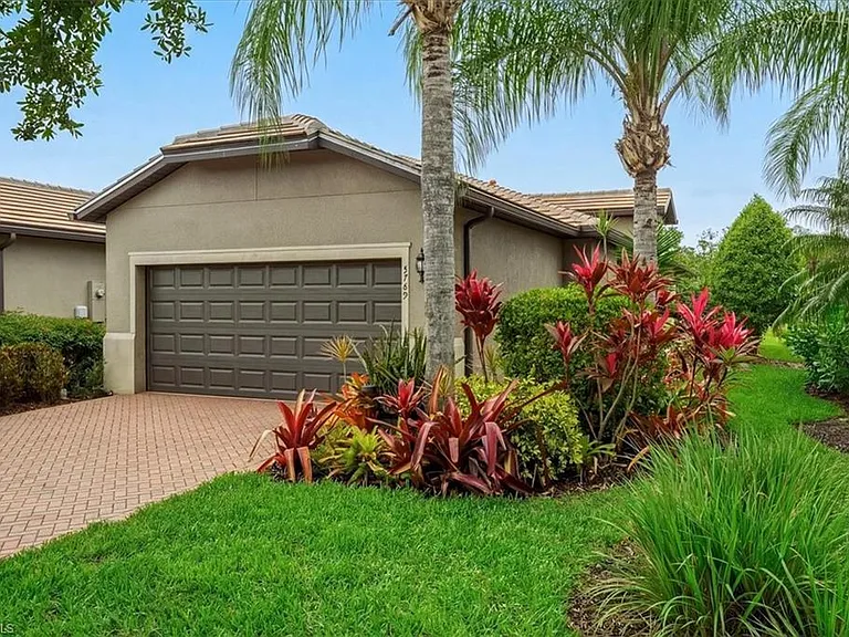 5769 Mayflower Way — Photo 3
