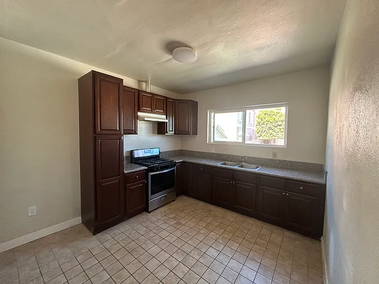 226 W Ofarrell St #1 — Photo 2