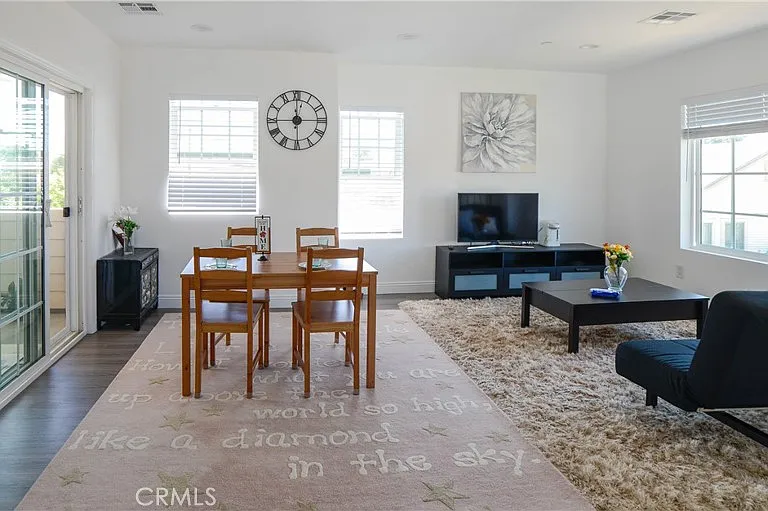 1702 S 8th St — Photo 1