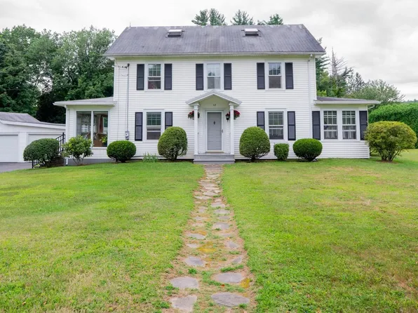32 East St, Southampton, MA 01073