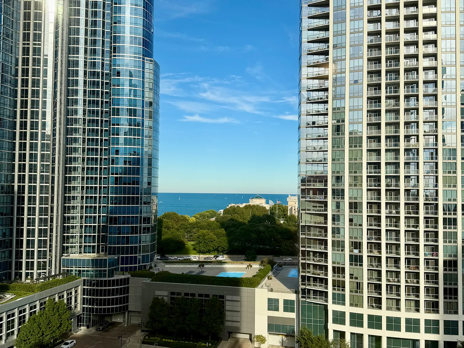 2 bed, 2.5 bath, 1400 sqft, $3,500 — Photo 1