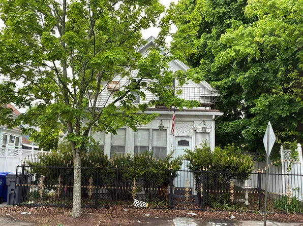192 Lowell Ave, Providence, RI 02909