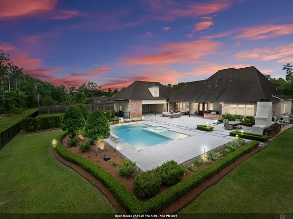 8242 Wildwood Dr, Denham Springs, LA 70706