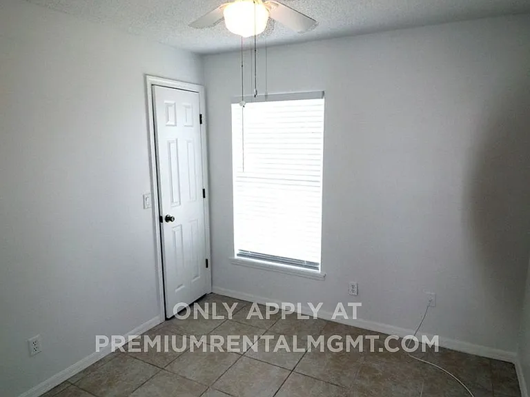 7616 Pine Nest Ct — Photo 3