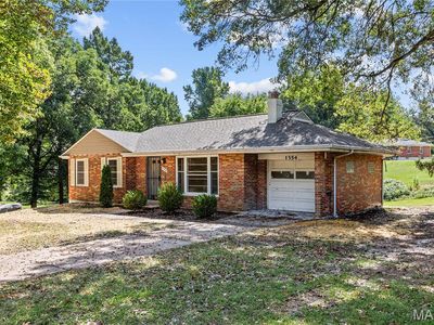 1354 Stein Rd, Saint Louis, MO, 63135