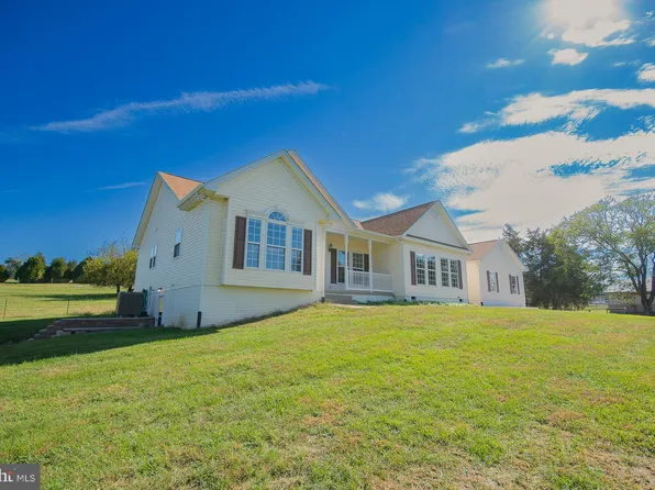 78 Colonel Myers Dr, Martinsburg, WV 25404