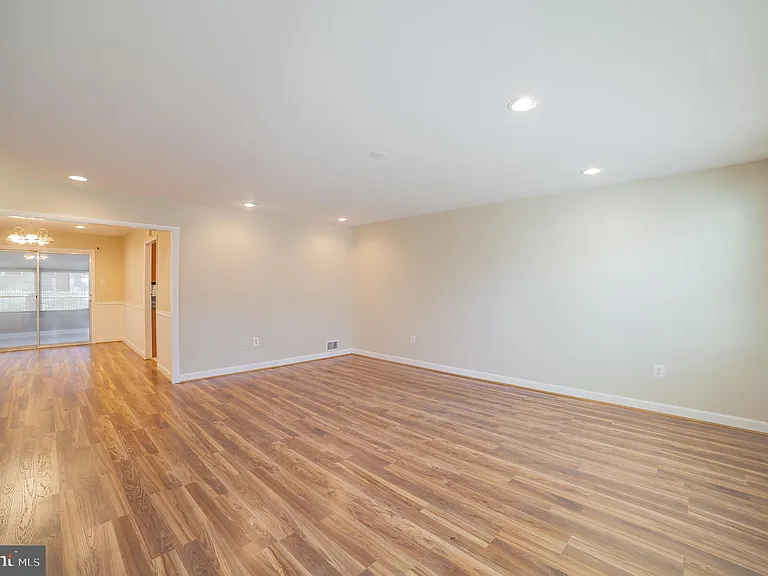 2090 Jason Ct — Photo 10