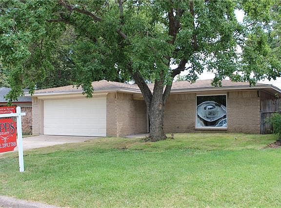 2nd image of 1411 La Fonda Dr