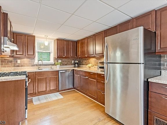 5th image of 714 North Ave West