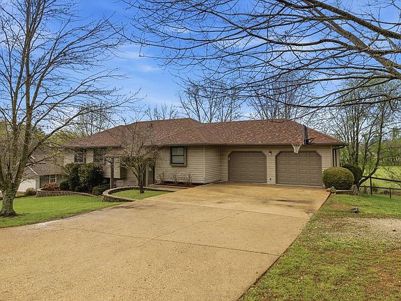 5th image of 1013 Sassafras Street
