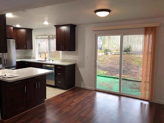 3rd image of 14510 NE 6th Pl APT 3