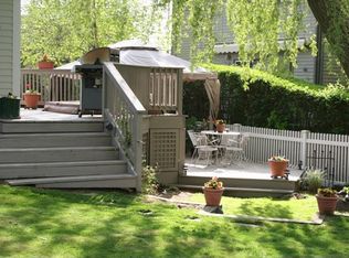 24 Cutler St, Stonington, CT 06378